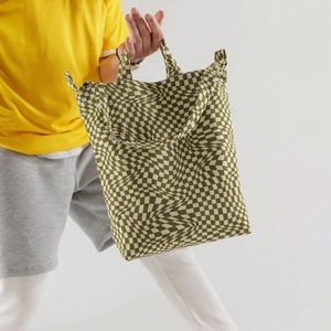 BAGGU trippy checkered green tote